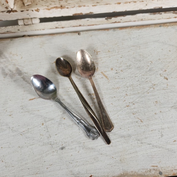 VTG Silver Plated / Stainless Baby Spoon Collection of 3- Walco, Rogers & Sons - Picture 1 of 7